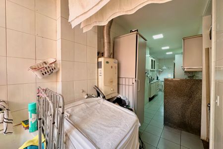 Apartamento à venda com 127m², 3 quartos e 2 vagas Apartamento à venda com 127m², 3 quartos e 2 vagasÁrea de Serviço