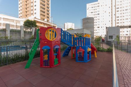 Apartamento para alugar com 43m², 2 quartos e 1 vaga Apartamento para alugar com 43m², 2 quartos e 1 vagaÁrea comum - Playground