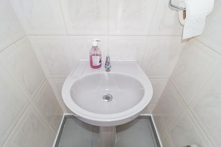 Casa à venda com 350m², 5 quartos e 7 vagasBanheiro de Serviço