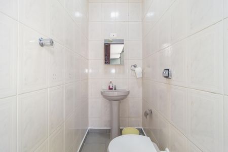 Casa à venda com 350m², 5 quartos e 7 vagasBanheiro de Serviço