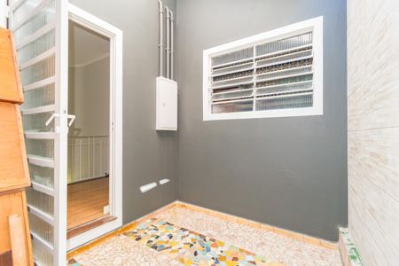 Casa à venda com 350m², 5 quartos e 7 vagasQuintal entre os Quartos