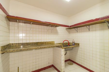 Casa à venda com 350m², 5 quartos e 7 vagasÁrea comum - Salão