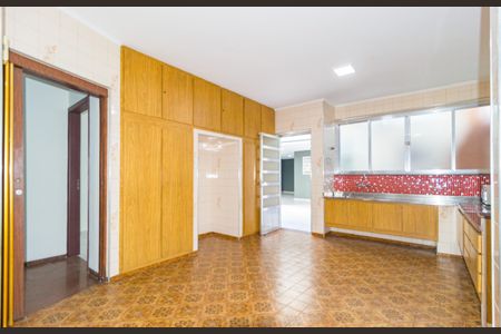 Casa à venda com 350m², 5 quartos e 7 vagasCozinha