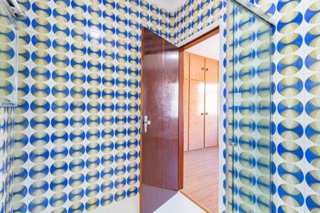 Casa à venda com 350m², 5 quartos e 7 vagasBanheiro da Suíte 2