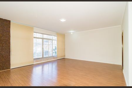 Casa à venda com 350m², 5 quartos e 7 vagasSala