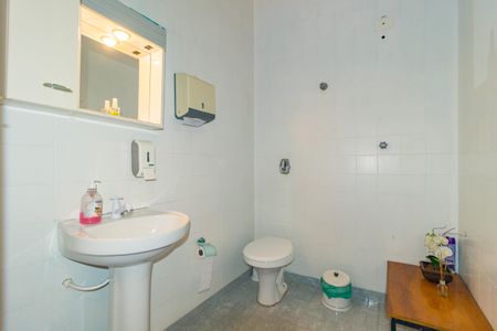 Casa à venda com 350m², 5 quartos e 7 vagasBanheiro do Escritório