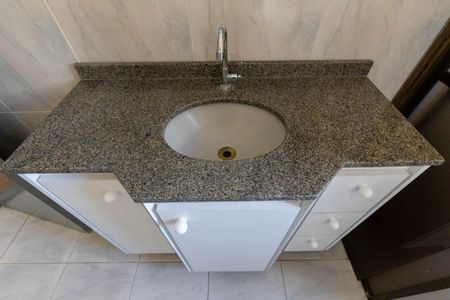 Apartamento para alugar com 100m², 3 quartos e sem vagaBanheiro