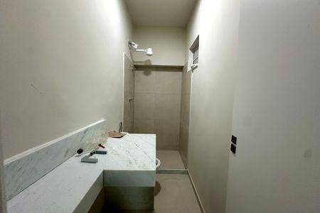 Banheiro de kitnet/studio para alugar com 1 quarto, 59m² em Lapa, Rio de Janeiro