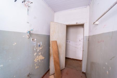 Casa à venda com 151m², 4 quartos e 1 vagaBanheiro