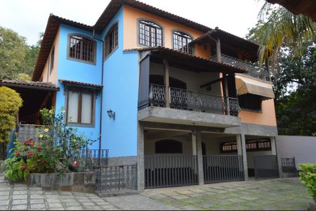 Casa à venda com 606m², 5 quartos e 8 vagasFachada