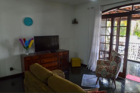 Casa à venda com 606m², 5 quartos e 8 vagasSala 1