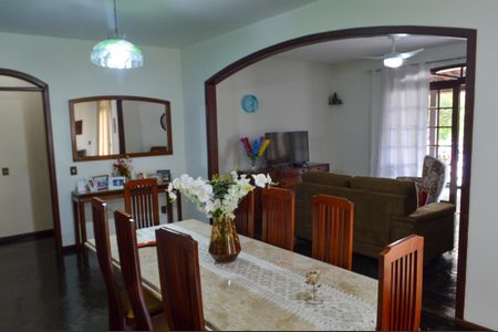 Casa à venda com 606m², 5 quartos e 8 vagasSala 1