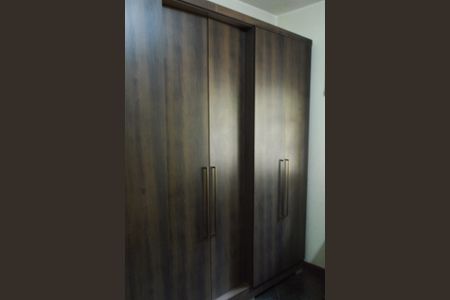 Casa à venda com 606m², 5 quartos e 8 vagasCloset da Suíte 2