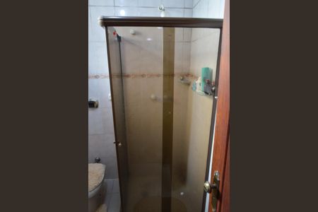 Casa à venda com 606m², 5 quartos e 8 vagasBanheiro da Suíte 2