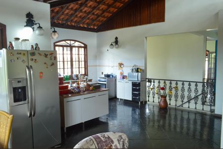 Casa à venda com 606m², 5 quartos e 8 vagasCozinha 2