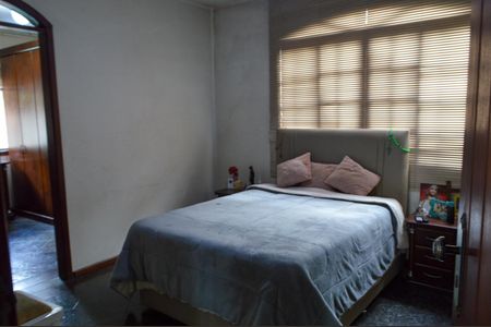 Casa à venda com 606m², 5 quartos e 8 vagasSuíte 2