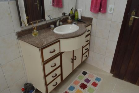 Casa à venda com 606m², 5 quartos e 8 vagasBanheiro