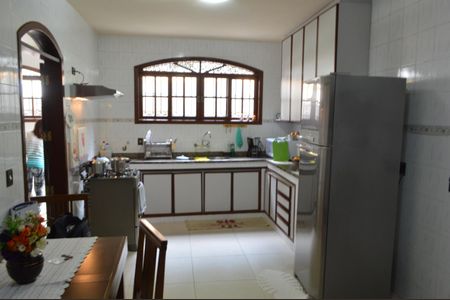 Casa à venda com 606m², 5 quartos e 8 vagasCozinha 1