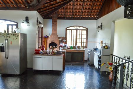 Casa à venda com 606m², 5 quartos e 8 vagasCozinha 2