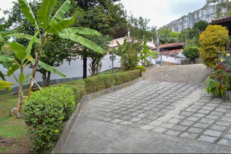 Casa à venda com 606m², 5 quartos e 8 vagasJardim