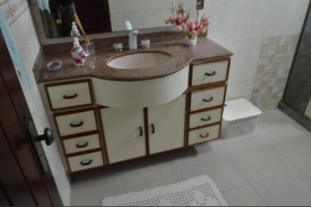 Casa à venda com 606m², 5 quartos e 8 vagasBanheiro da Suíte 1