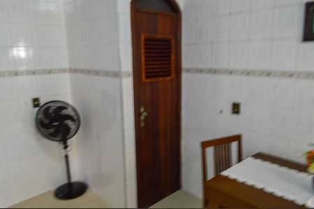 Casa à venda com 606m², 5 quartos e 8 vagasDispensa