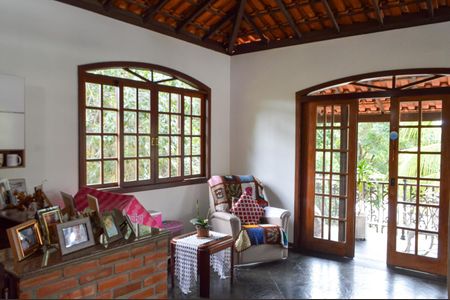 Casa à venda com 606m², 5 quartos e 8 vagasSala 2