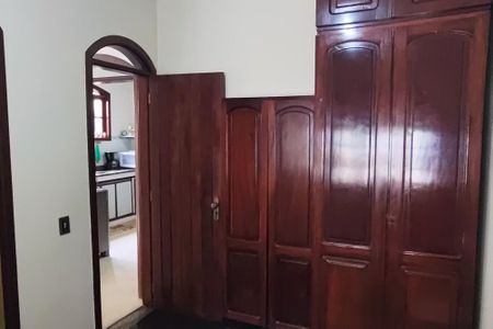Casa à venda com 606m², 5 quartos e 8 vagasSuíte 3