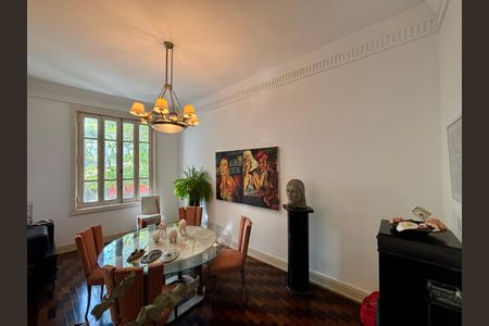 Apartamento à venda com 145m², 3 quartos e sem vagaSala de jantar