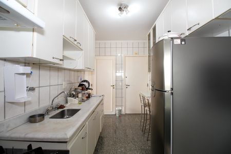 Apartamento para alugar com 90m², 2 quartos e 2 vagasCozinha