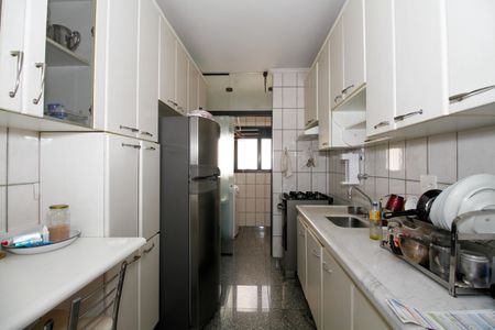 Apartamento para alugar com 90m², 2 quartos e 2 vagasCozinha