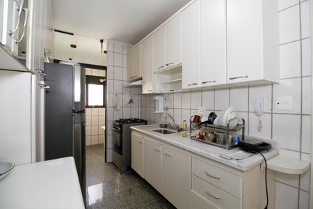Apartamento para alugar com 90m², 2 quartos e 2 vagasCozinha