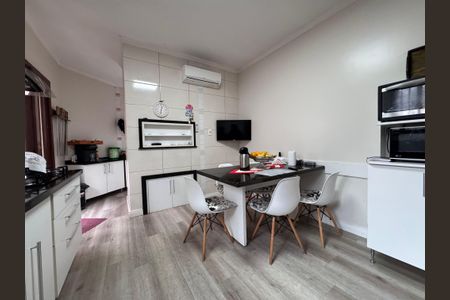 Casa à venda com 147m², 2 quartos e 2 vagasCozinha