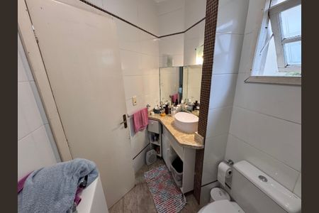 Casa à venda com 147m², 2 quartos e 2 vagasBanheiro da Suíte