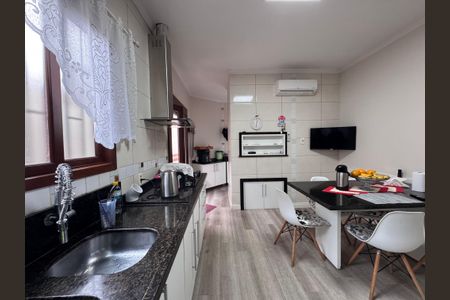 Casa à venda com 147m², 2 quartos e 2 vagasCozinha