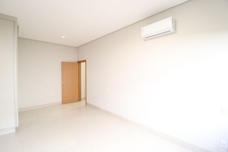 Casa de condomínio para alugar com 238m², 3 quartos e 2 vagasSuíte 3