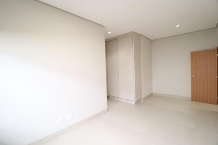 Casa de condomínio para alugar com 238m², 3 quartos e 2 vagasSuíte 3