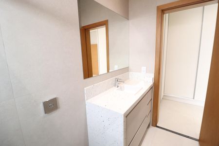 Casa de condomínio para alugar com 238m², 3 quartos e 2 vagasBanheiro Suíte 3