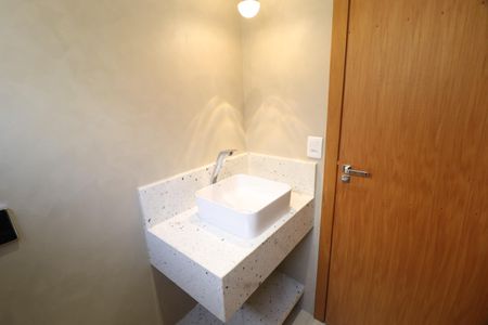 Casa de condomínio para alugar com 238m², 3 quartos e 2 vagasLavabo