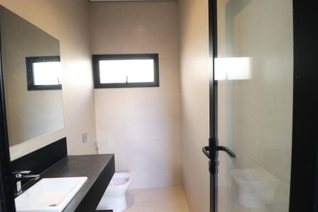 Casa de condomínio para alugar com 238m², 3 quartos e 2 vagasBanheiro de Serviço