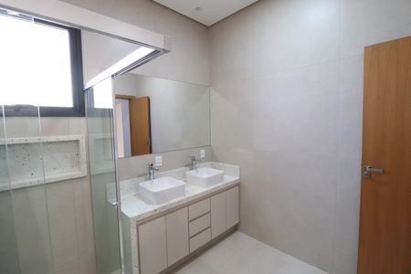 Casa de condomínio para alugar com 238m², 3 quartos e 2 vagasBanheiro Suíte 1