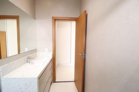 Casa de condomínio para alugar com 238m², 3 quartos e 2 vagasBanheiro Suíte 3