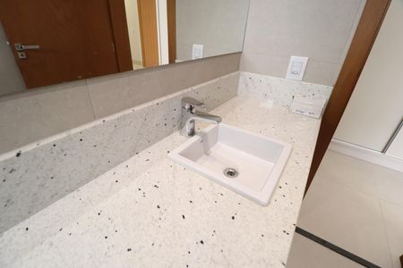 Casa de condomínio para alugar com 238m², 3 quartos e 2 vagasBanheiro Suíte 3