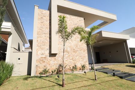 Casa de condomínio para alugar com 238m², 3 quartos e 2 vagasFachada