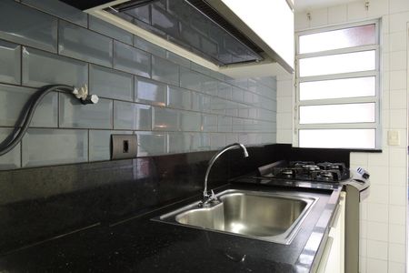 Casa de condomínio à venda com 103m², 3 quartos e 3 vagasCozinha - Armários