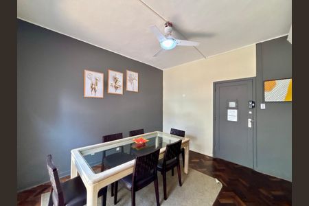 Apartamento para alugar com 148m², 4 quartos e sem vaga Apartamento para alugar com 148m², 4 quartos e sem vagaSala