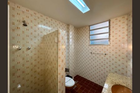 Apartamento para alugar com 148m², 4 quartos e sem vaga Apartamento para alugar com 148m², 4 quartos e sem vagaBanheiro social