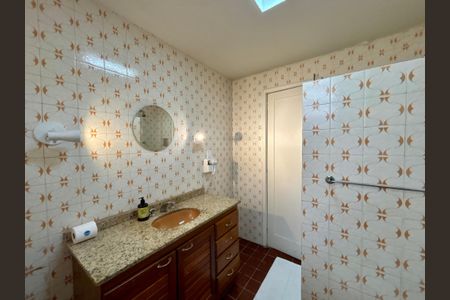 Apartamento para alugar com 148m², 4 quartos e sem vaga Apartamento para alugar com 148m², 4 quartos e sem vagaBanheiro social