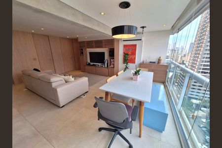 Apartamento à venda com 74m², 1 quarto e 2 vagasFoto 02