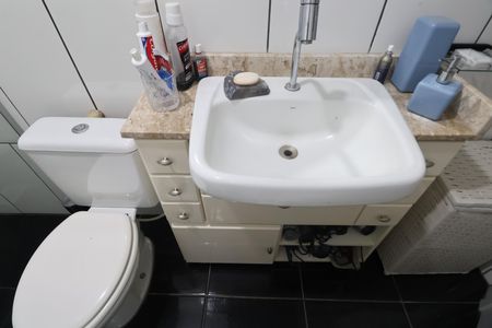 Casa à venda com 172m², 4 quartos e 4 vagasBanheiro 1